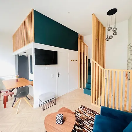 Montmartre Marvel! Designer Near Metro