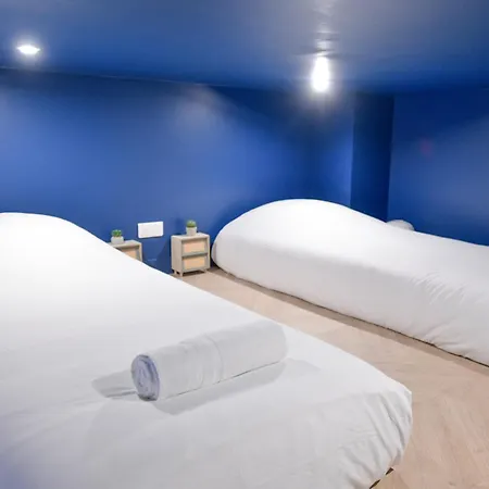 Montmartre Marvel! Designer Near Metro * Parigi