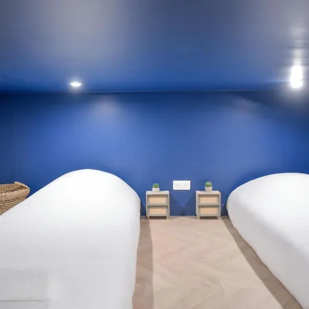 Montmartre Marvel! Designer Near Metro * Parigi