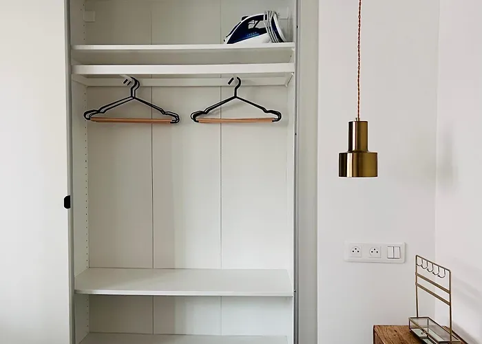 Montmartre Marvel! Designer Near Metro شقة باريس