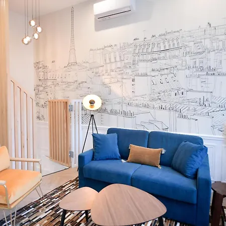 Montmartre Marvel! Designer Near Metro Apartment Paris